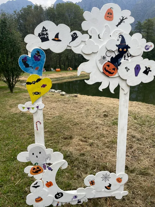 Postazione selfie legno a tema zucca halloween noleggio