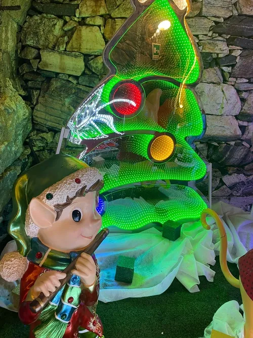 Albero di natale con effetto tridimensionale profondità. 125X180CM