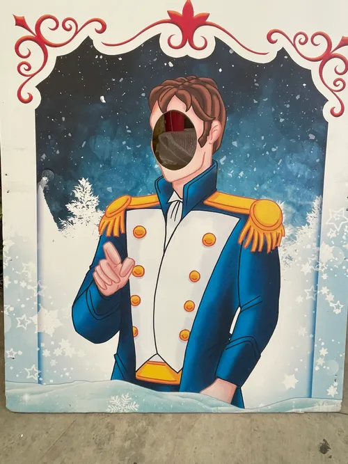 Allestimenti Regina dei Ghiacci - postazione foto Principe H200x140