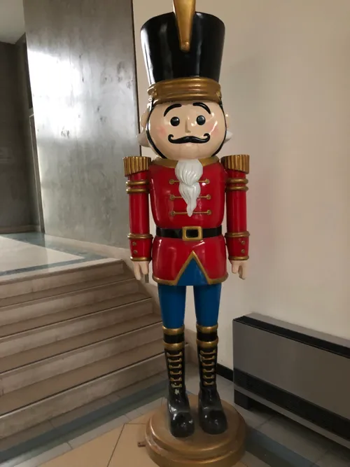 Noleggio Schiaccianoci vetroresina H260