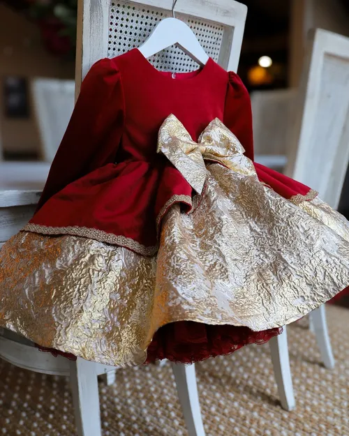 2T 🎄 Holly & Gold Holiday Couture