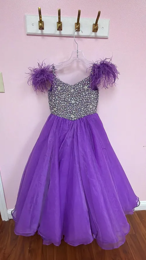 Amethyst Feather Fantasy (Size 4) 