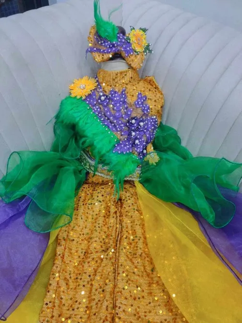 2/4 King Cake Cutie