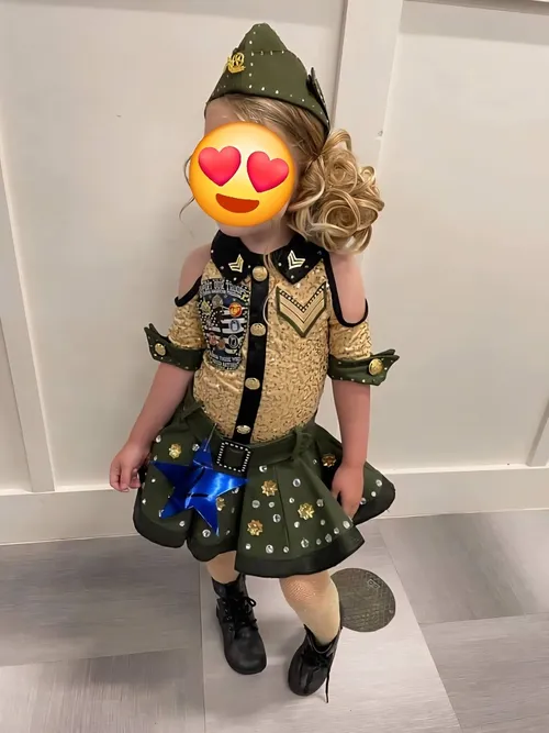 2/4 Little Troop Star