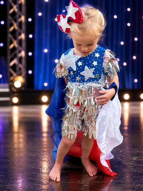 Stars, Stripes, & Sparkles | Size: 18/3