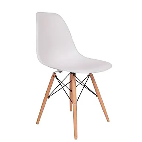 Chaise Blanche / White Chair