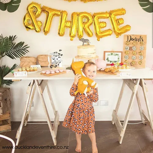 Trestle table - white washed - Medium