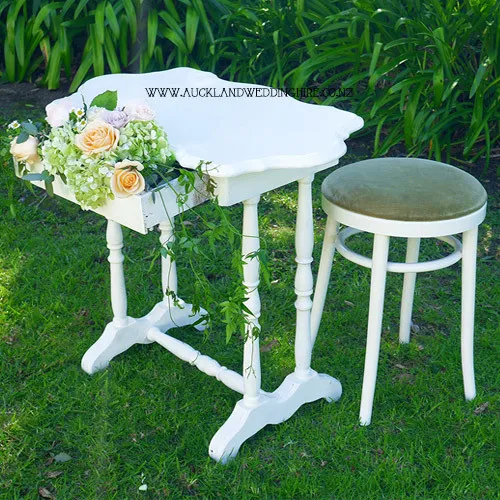 White Vintage Signing Table with Stool Set