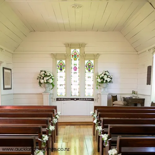 Stone look pedestals 