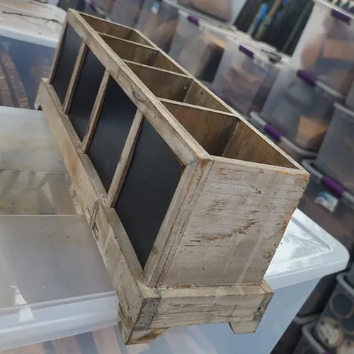 WD72 :: 4 Section Wooden Box Display, Blackboard 19