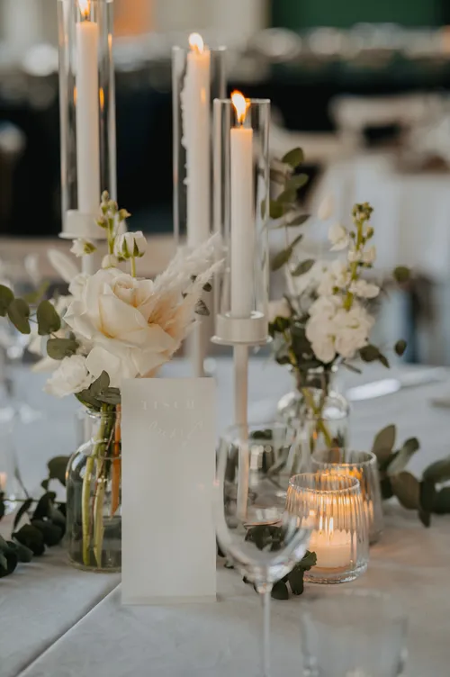 Kerzenständer weiß mit Glasröhre