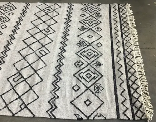 RG 8029 - Rug - Small - Comanche Design Grey & Black with Tassels