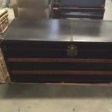 TR 6169 - Coffee Table - Black Leather Trunk with Burgundy Straps  