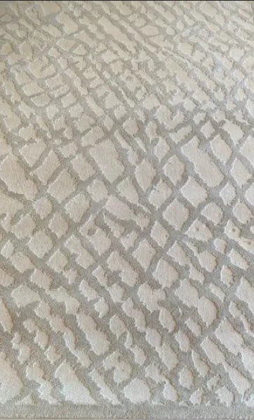 RG 0014 - Rug - Medium - Textured Ivory Silver 