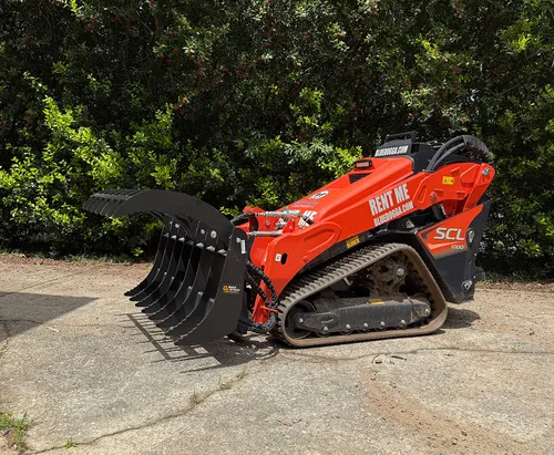 Kubota SCL1000 with Grapple