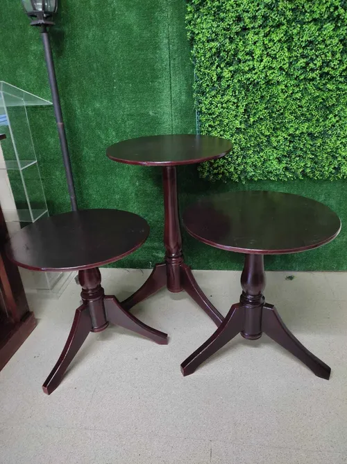 Trio de mesitas redondas