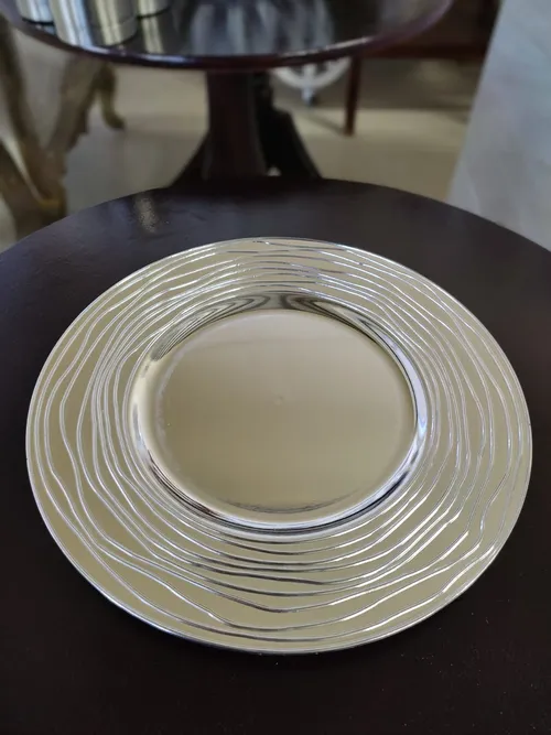 Porta platos plateados