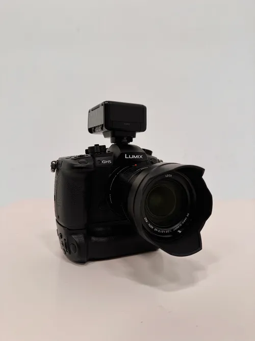 Panasonic Lumix GH5 4K Mirrorless Digital Camera w/ Kit