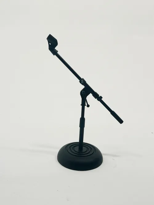 Short Round Base Mic Stand (10
