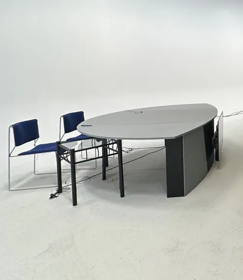 News Desk with 55