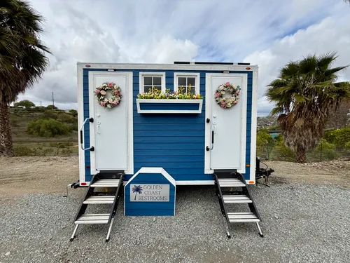 2-Stall Blue Cottage