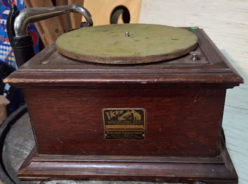 Vintage Victor Phonograph