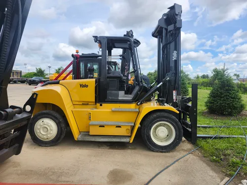 2016 Yale GDP250 25,000 lb Diesel Pneumatic Forklift