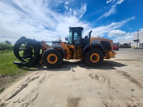 2016 Case 1021F Wheel Loader with Rockland Log Clamp Attachment