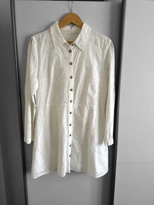 Madeira bílé košilové šaty