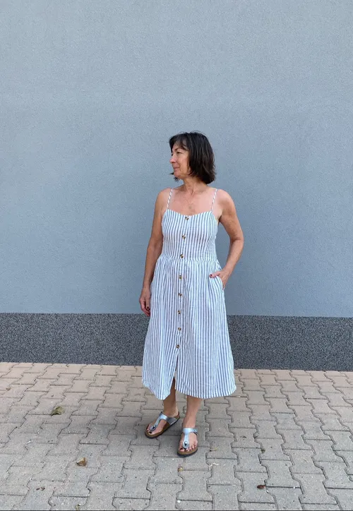 Lněné šaty s proužkem