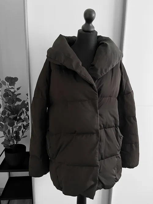 Péřová černá bunda 