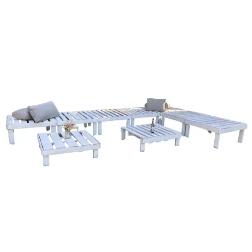 White Pallet Lounge
