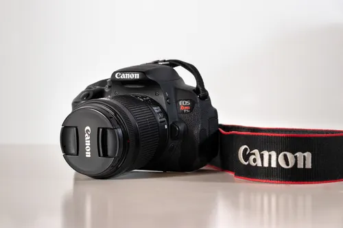 Canon Rebel T5i Camera / Caméra  *Carte SD non fournie / SD card not supplied 