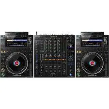 PioneerCDJ3000 & DJMA9 dj set bestaande uit: