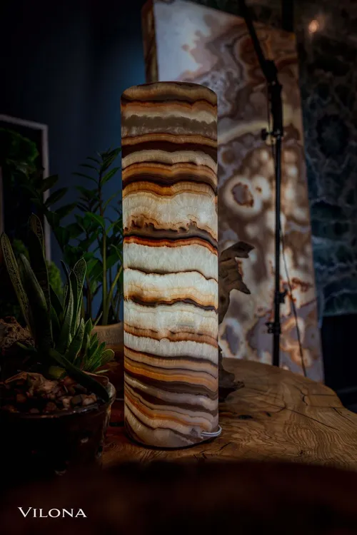 Sahara Onyx Crystal Table Lamp (6/7)