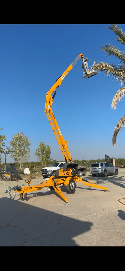Haulotte Towable boom lift 