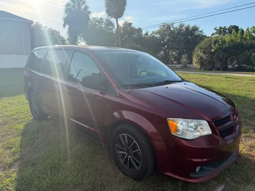 2019 Dodge Caravan Red