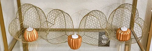 Set of 4 Gold Wire Heart Display Baskets