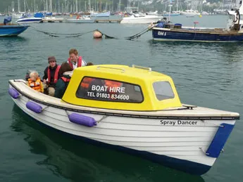 8 Seater Boat – Perfect for Groups