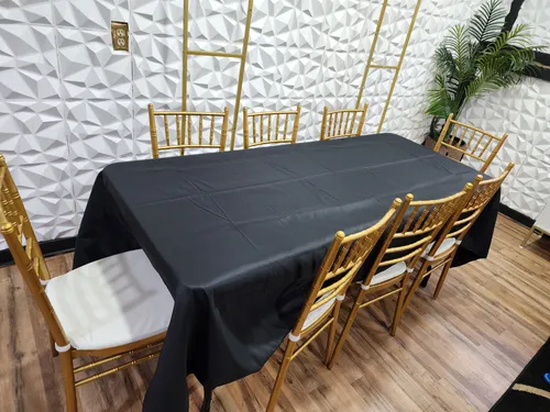 8-people - Table, chairs, and tablecloth