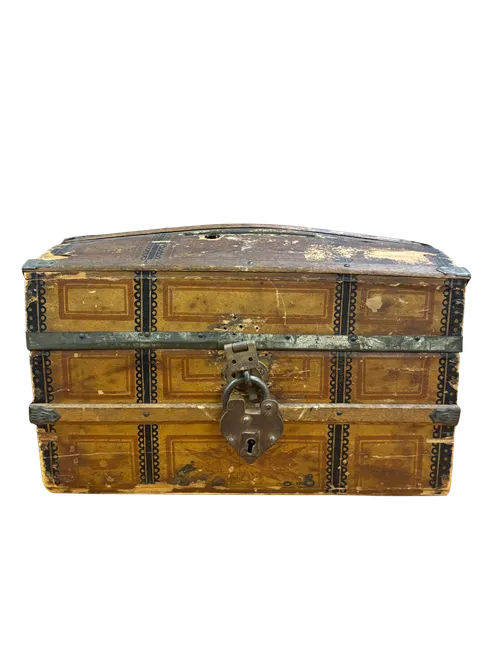 Vintage Trunk with Faux Lock (card box)