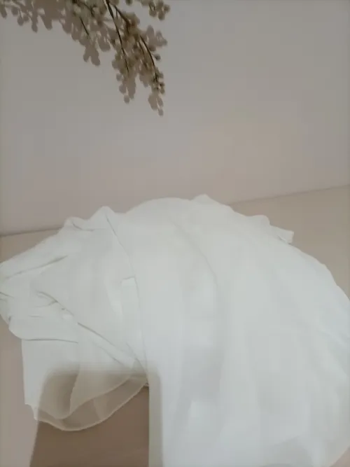 Chemin de buffet blanc