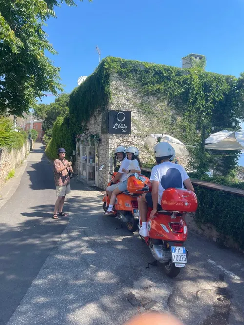 🎬 Godfather Vespa Tour (15:00–18:00) – Ride Through Savoca & Forza d’Agrò