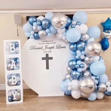 White Circle Backdrop with Baby Blocks