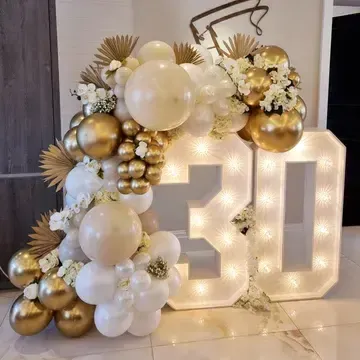 Numbers with Balloons (Half Arch)