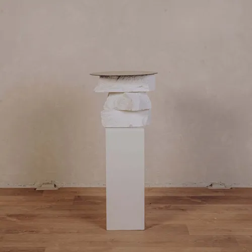 Stèle pierre blanche