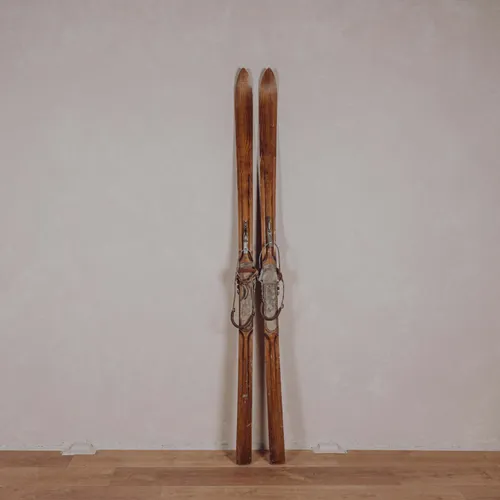 Skis anciens