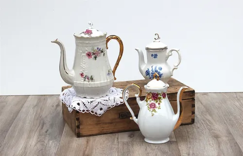Théières en porcelaine