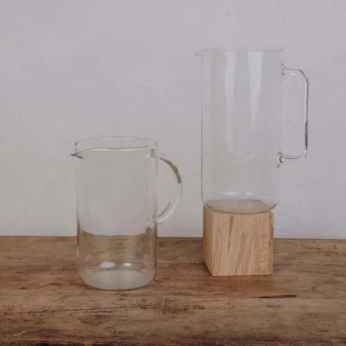 Pichet en verre épuré