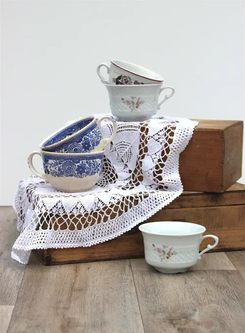 Tasses et soucoupes vintage
